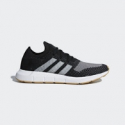adidas 阿迪达斯 SWIFT RUN PK 男款休闲运动鞋