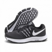 NIKE耐克 女子跑步鞋
