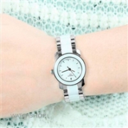 TISSOT T-Trend 系列镶钻时装女表