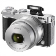尼康（Nikon）J5 微单相机 10-100mm f/4-5.6 白色（2080万有效像素  4K视频录制 可翻折触摸屏）