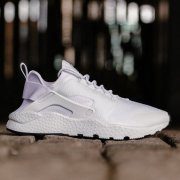 耐克（NIKE）  AIR HUARACHE RUN ULTRA 女士运动鞋