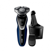 飞利浦（PHILIPS）     S5572/10 全身水洗 三刀头电动剃须刀（带清洁桶）
