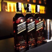 11点结束，JOHNNIE WALKER 尊尼获加 黑方威士忌700ml+红方威士忌700ml