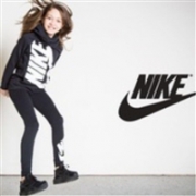 Nike 耐克中国官网：精选T恤、连帽衫、长裤等小女孩衣服