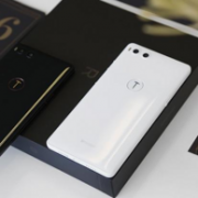 纯白色 Smartisan 锤子科技 坚果R1 全网通 6G+128G 智能手机