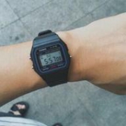 适合凑单：CASIO卡西欧F-84W-1 男式电子表