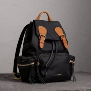 官网￥12000，BURBERRY 巴宝莉 The Rucksack 尼龙拼接双肩包 中号 40166221