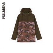 16日0点：PullAndBear 男子迷彩连帽夹克