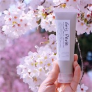来自多啦A梦故乡：Gris Perle富山泥深层清洁无添加洗面奶100g