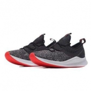 new balance FRESH FOAM LAZR 女款运动鞋