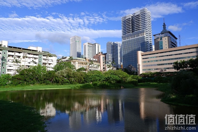 富士引以为傲的软片模拟功能已行之有年,也是促使其它用户从别家系统