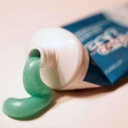 生活小技巧：牙膏的16种妙用