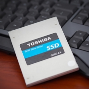 东芝 Q200系列 240GB 2.5英寸SATA3固态硬盘