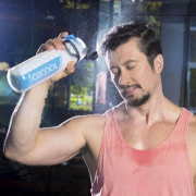 美国 O2COOL 升级款喷雾健身水壶 保冷5小时 590ml  赠冰格