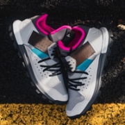 adidas x Kolor  Response Trail Boost 男款运动鞋