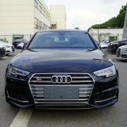 奥迪（AUDI）  S4 3.0 TFSI 米索斯黑/黑内 现车优惠一个点