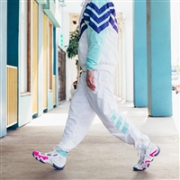 ADIDAS 阿迪达斯 X NICE KICKS CRAZY 8 联名款跑鞋