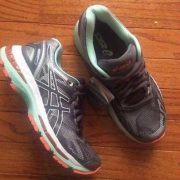 Asics 亚瑟士 GEL-NIMBUS 19 女士顶级缓震跑鞋 $59.99