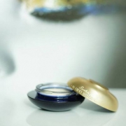 国内￥1800，GUERLAIN 娇兰 御廷兰花卓能焕活修护眼唇霜 15ml €100.7（满€119享85折）