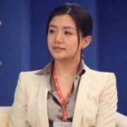 马云身边藏了9年的女人，美过“奶茶妹妹”，30岁就身家百亿，却遭网友非议！