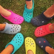 ebay 有Crocs卡洛驰精选鞋履2件85折+满$25额外8折促销