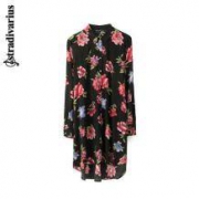 Stradivarius 02377183001 黑色印花连衣裙