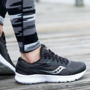 saucony 圣康尼 SEEKER女款缓震跑鞋 *2件