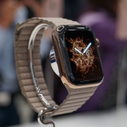 变大的 Apple Watch Series 4：新增跌倒侦测及心电图