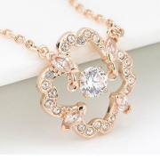 SWAROVSKI 施华洛世奇 SPARKLING 跳动的心 四叶草水晶项链