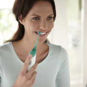 飞利浦（PHILIPS）    Sonicare HX8212/02 冲牙器