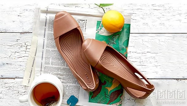 Crocs女士凉鞋