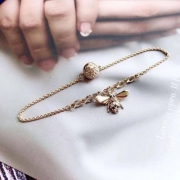 18新款，Swarovski 施华洛世奇 Remix Collection Bee 可爱蜜蜂手链5412322