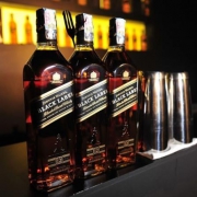 尊尼获加（JOHNNIE WALKER） 黑牌 调配型苏格兰威士忌 700ml*2瓶
