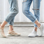 阿迪达斯（Adidas）  Alphabounce 1 女士跑步鞋 AC6921