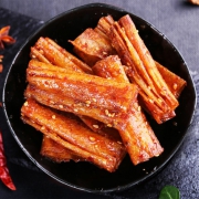 小时候的味道，湖南特产 牛小苗辣条 500g