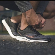 18新款，Saucony 圣康尼 TEC 男女轻量跑步鞋 KINVARA 9 多色码全