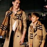 海报款，Burberry 巴宝莉 中性经典格纹纯羊绒围巾