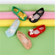Rue La La现有Mini Melissa儿童鞋$19.99起促销