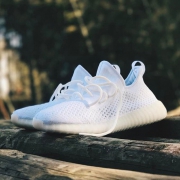 Adidas 阿迪达斯 Yeezy350 Boost V2 椰子跑步鞋 纯白