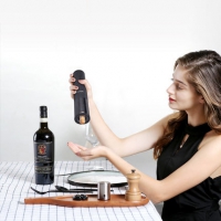 CLITON 电动启瓶器