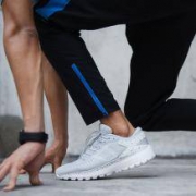 严选 男子缓震科技跑鞋