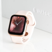 Apple Watch Series 4 开箱初体验 | 屏幕变大很关键