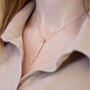 18新款，SWAROVSKI 施华洛世奇 5390817 玫瑰金色 流苏扭结项链