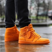 耐克大黄靴：Nike Air Jordan 1 Retro High OG 大童款篮球鞋