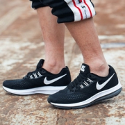 耐克（NIKE）  ZOOM WINFLO 4 女款跑步鞋