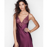 维多利亚的秘密（VictoriaSecrets）  尚蒂伊蕾丝缎面性感露背吊带睡裙