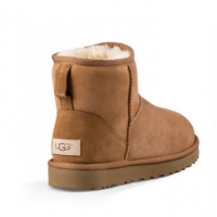 UGG Classic Mini II系列 女士羊皮短筒雪地靴