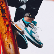 18日9点、新款： Nike 耐克 Air Max2 Light 男子运动鞋
