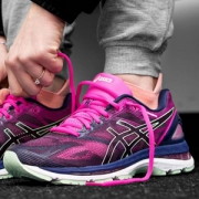 Asics 亚瑟士 GEL-NIMBUS 19 女士顶级缓震跑鞋 两色