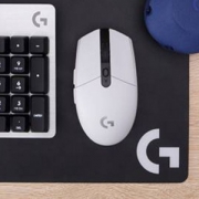 Logitech 罗技 G304 LIGHTSPEED 无线鼠标 白色 送鼠标垫